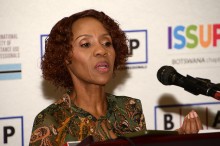 La Première Dame prononce un discours liminaire